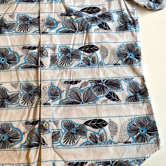 Amongst Others Mens Short Sleeve Shirt Size Large - Picture 8 of 16